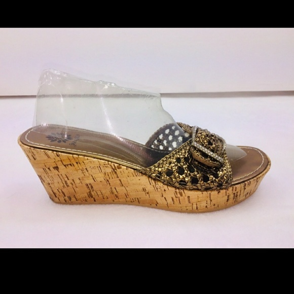 Yellow box, bronze/gold cork wedge Sandal - Picture 6 of 6